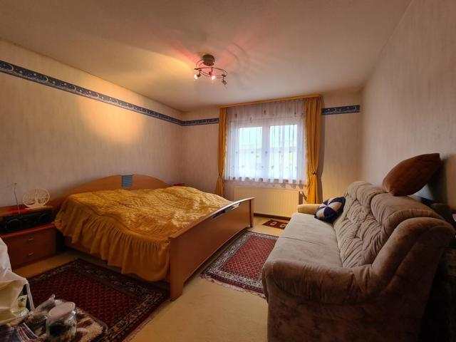 Foto 19_Schlafzimmer OG